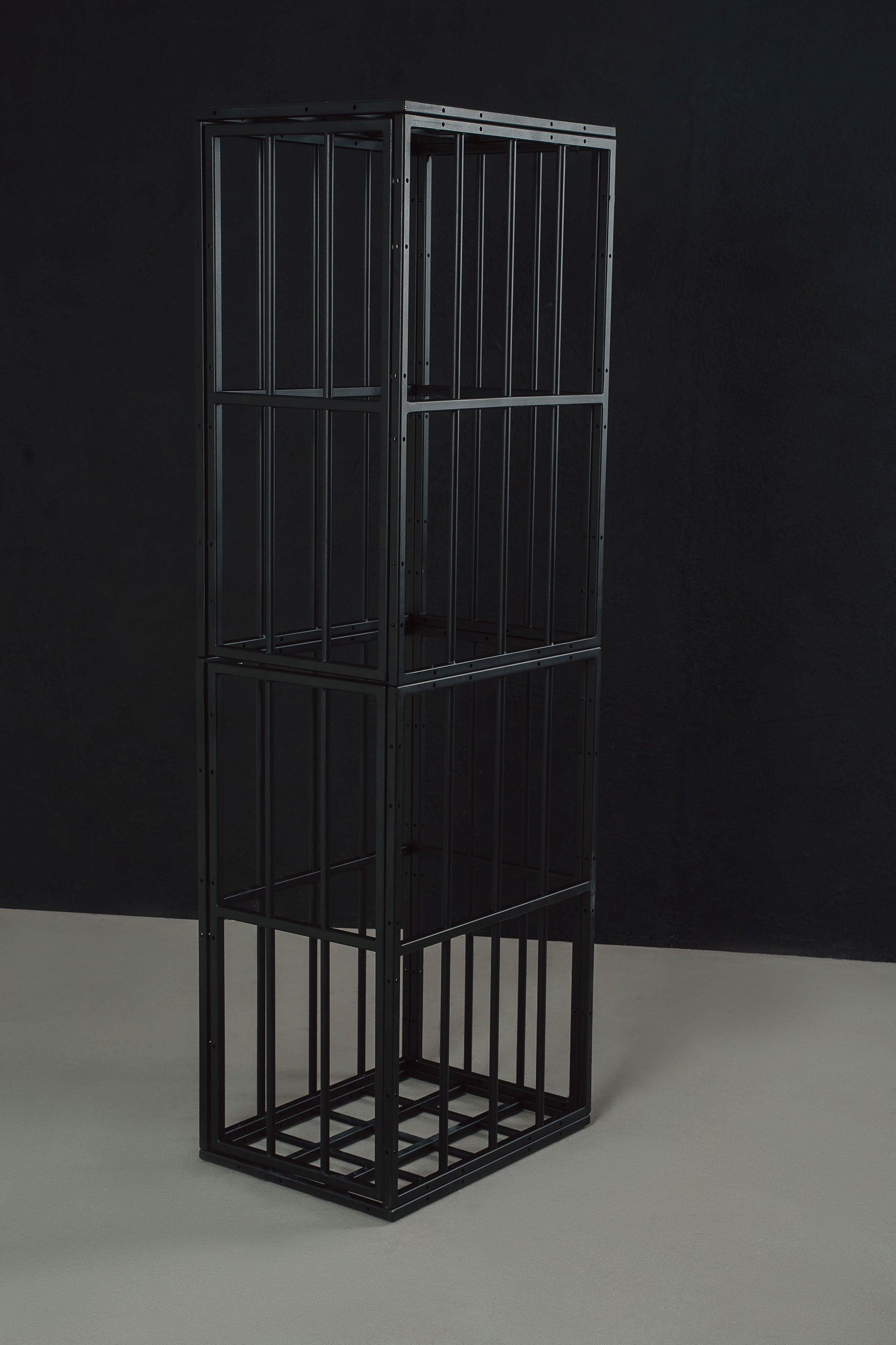 Standing Cage